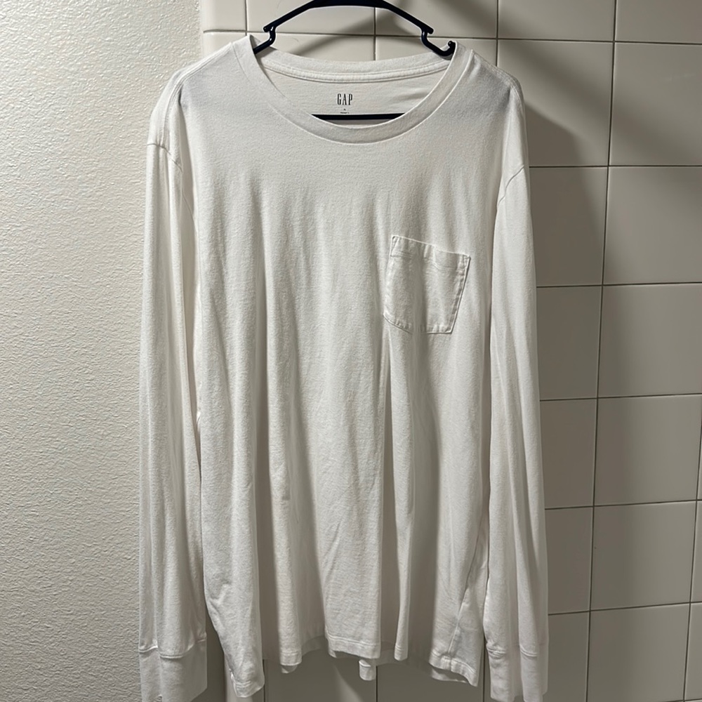 Long Sleeve White Gap Pocket T-Shirt (Like New)
